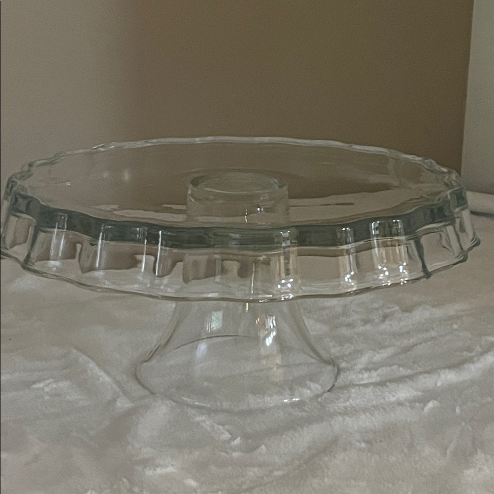 Beautiful Glass Cake Stand or serving tray